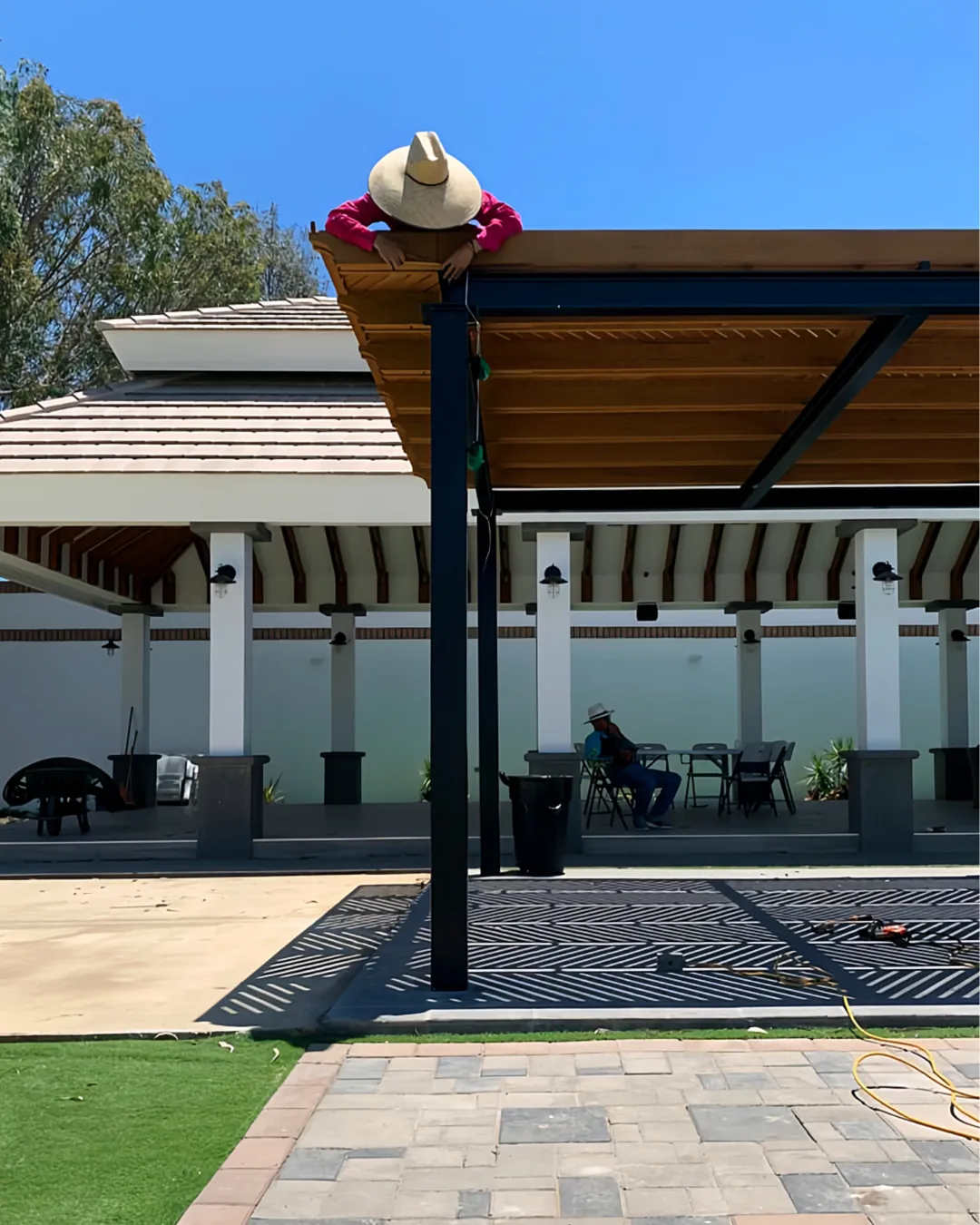 Instalación, equipo Pergola by Maderal