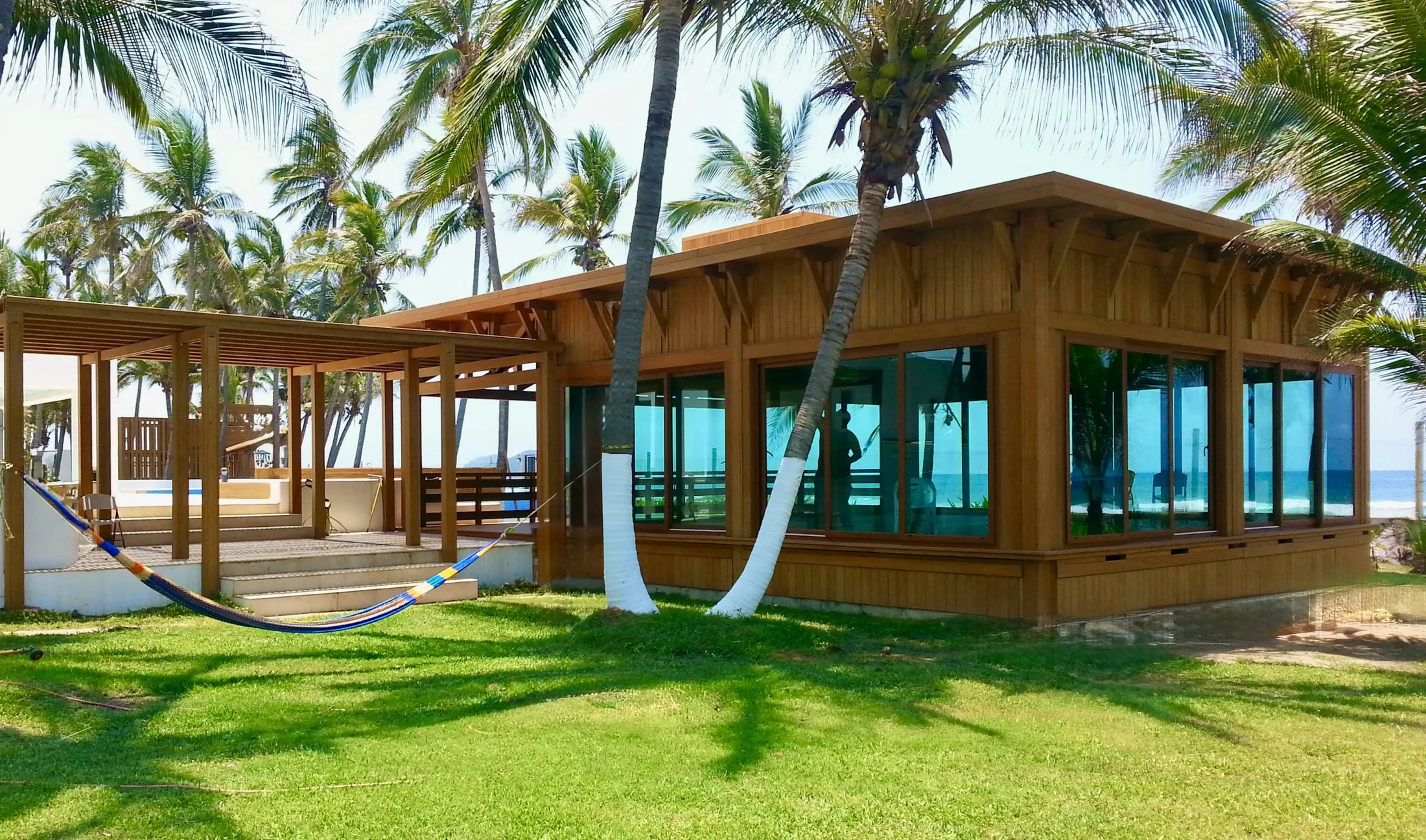 Proyectos especiales, chalets y cabañas de madera, Pergola by Maderal